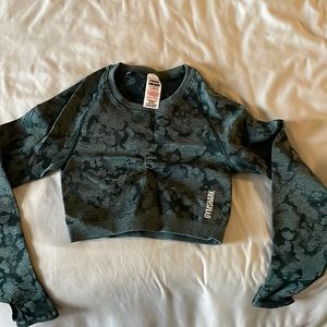 Green camo gymshark cropped long sleeve